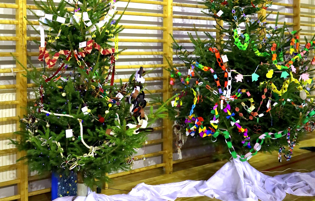 Konkurs plastyczny pt. „Łańcuch choinkowy”