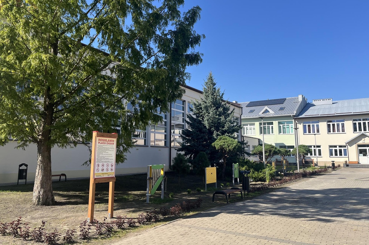 Zakończono prace przy placu zabaw gminnego Żłobka Jabłuszko w Jabłoniu