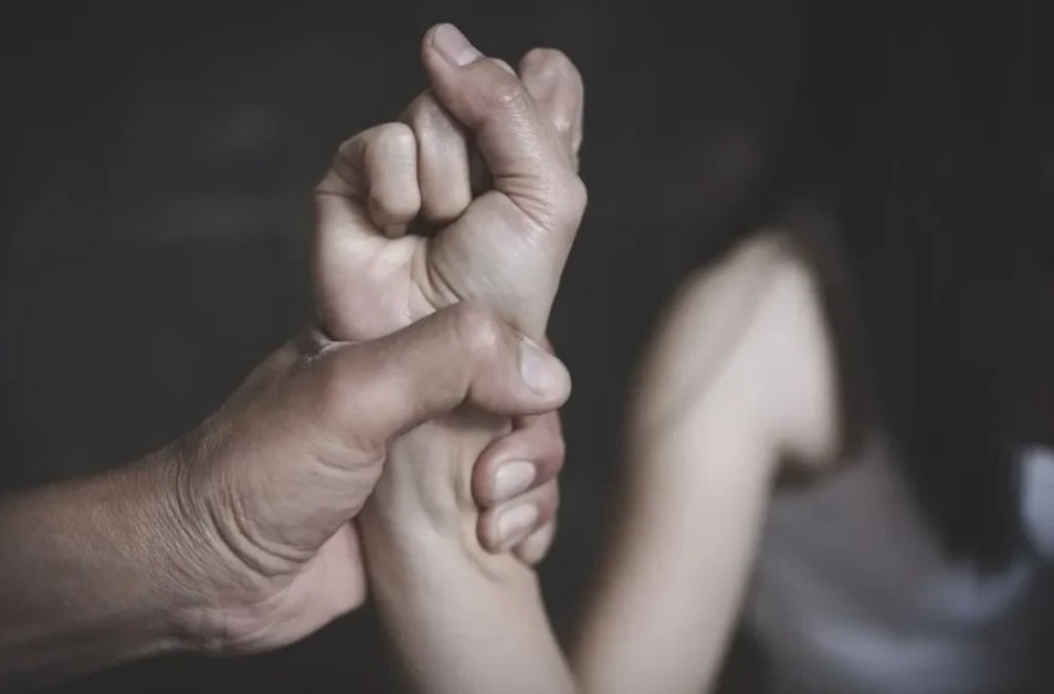 Program korekcyjno-edukacyjny dla osób stosujących przemoc domową